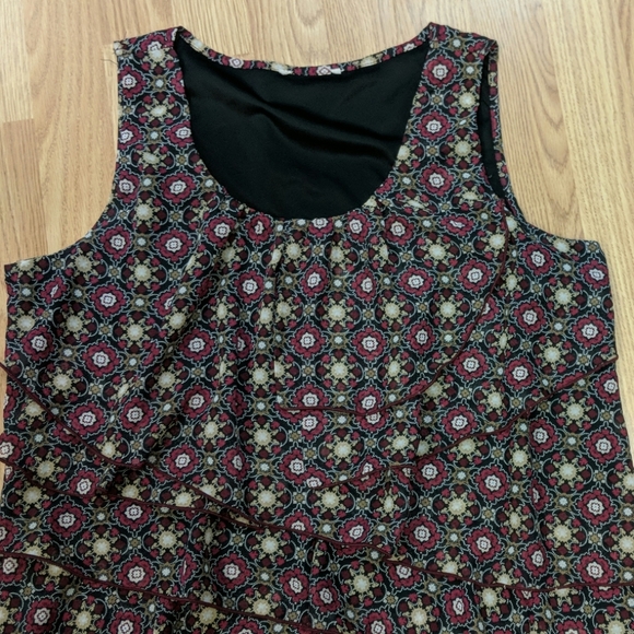 Sleeveless Blouse - Picture 3 of 7